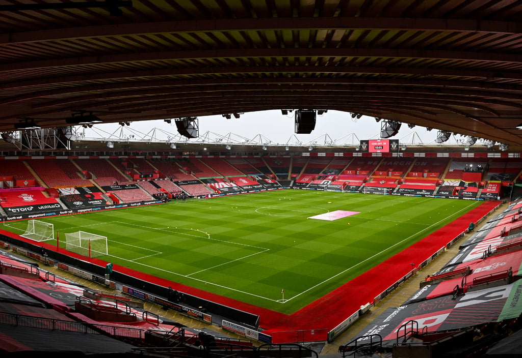 Video: Spurs players arrive at St Mary's ahead of Southampton clash