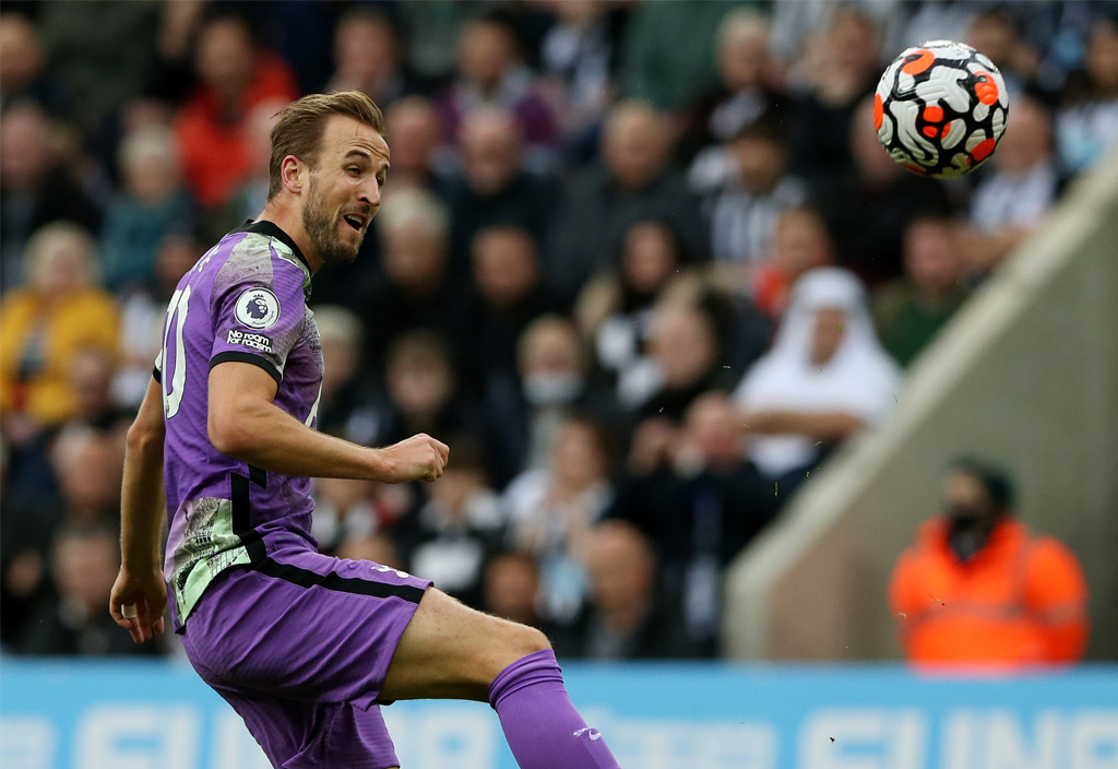 'Hope the fan is ok' - Some fans react to Spurs' first-half performance against Newcastle