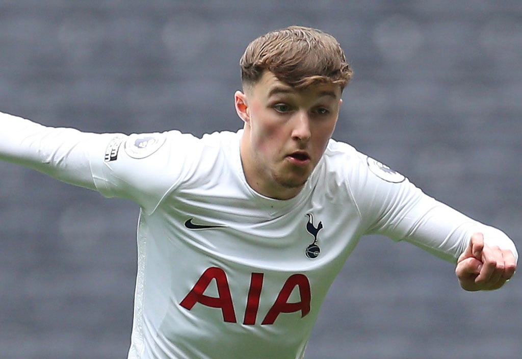 Video: Tottenham's Alfie Devine scores an acrobatic overhead kick for Port Vale