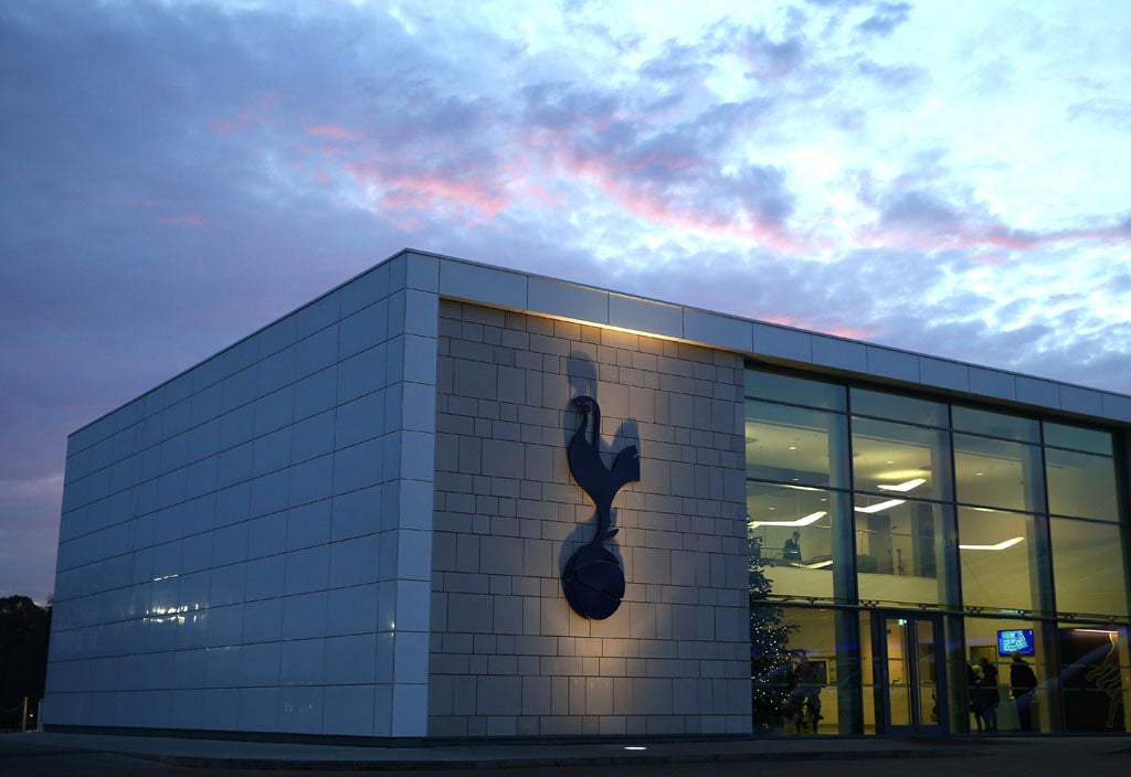 Photo: Injured Spurs defender spotted on Hotspur Way training pitch earlier today