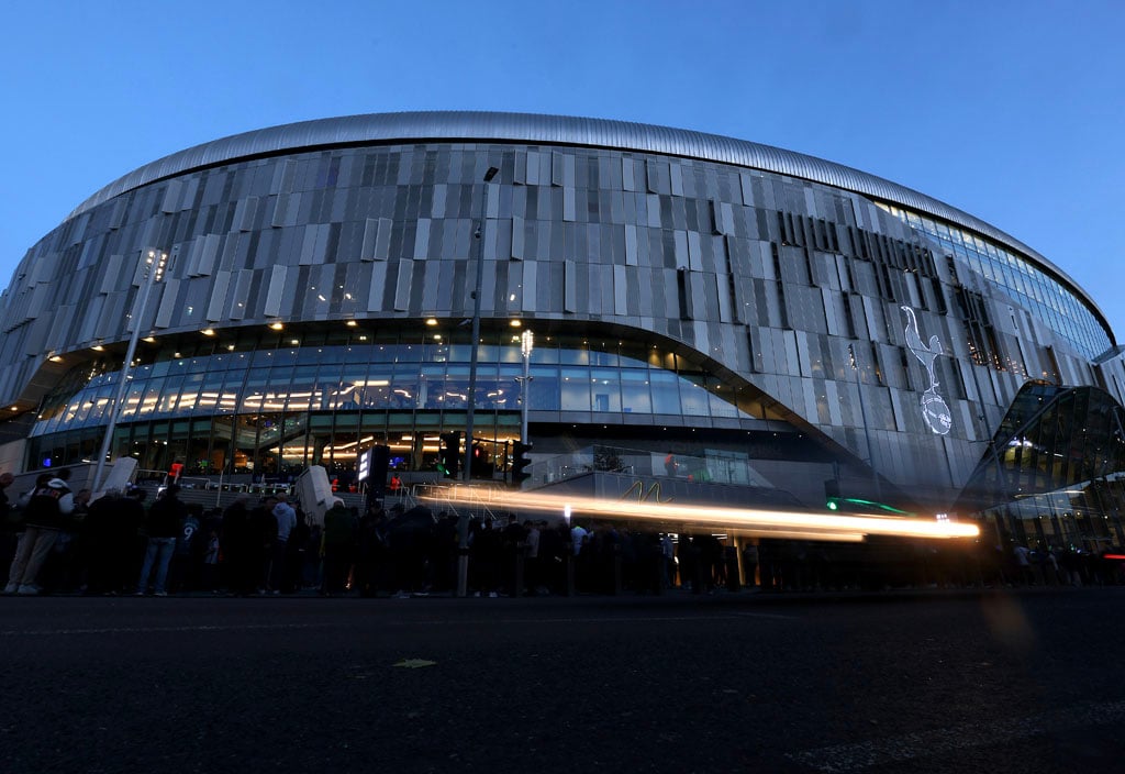 Video: Spurs players arrive at stadium ahead of Leeds match