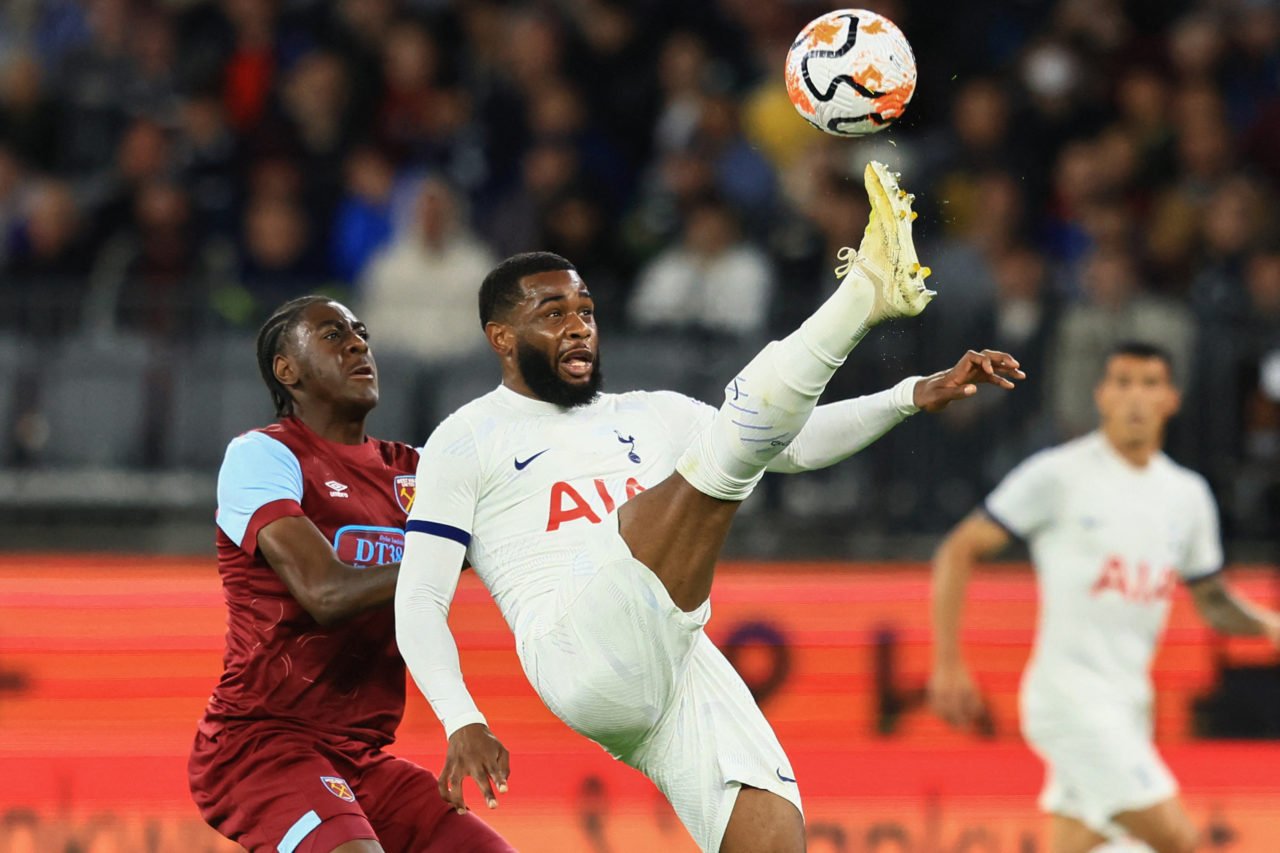 Japhet Tanganga kicks the ball