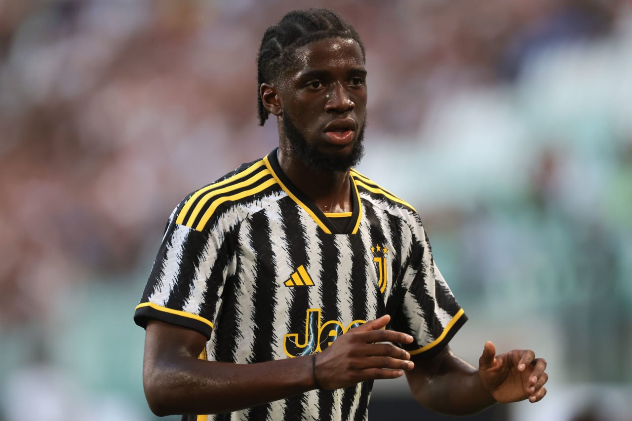 Report: Juventus name asking price for Samuel Iling-Junior amid Spurs interest