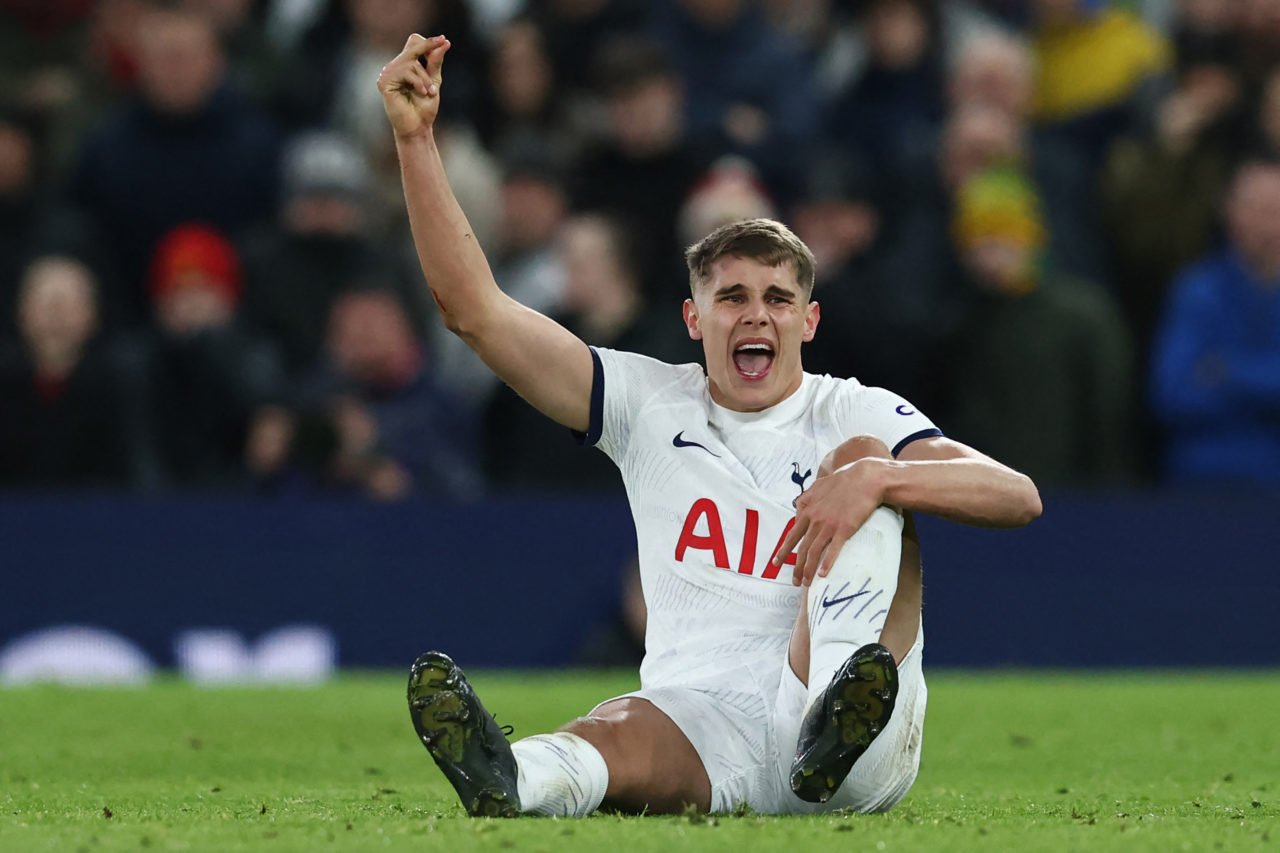 Postecoglou provides update on Micky Van de Ven after he came off early in Spurs vs Man Utd