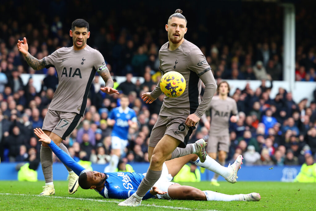 Everton FC v Tottenham Hotspur - Premier League