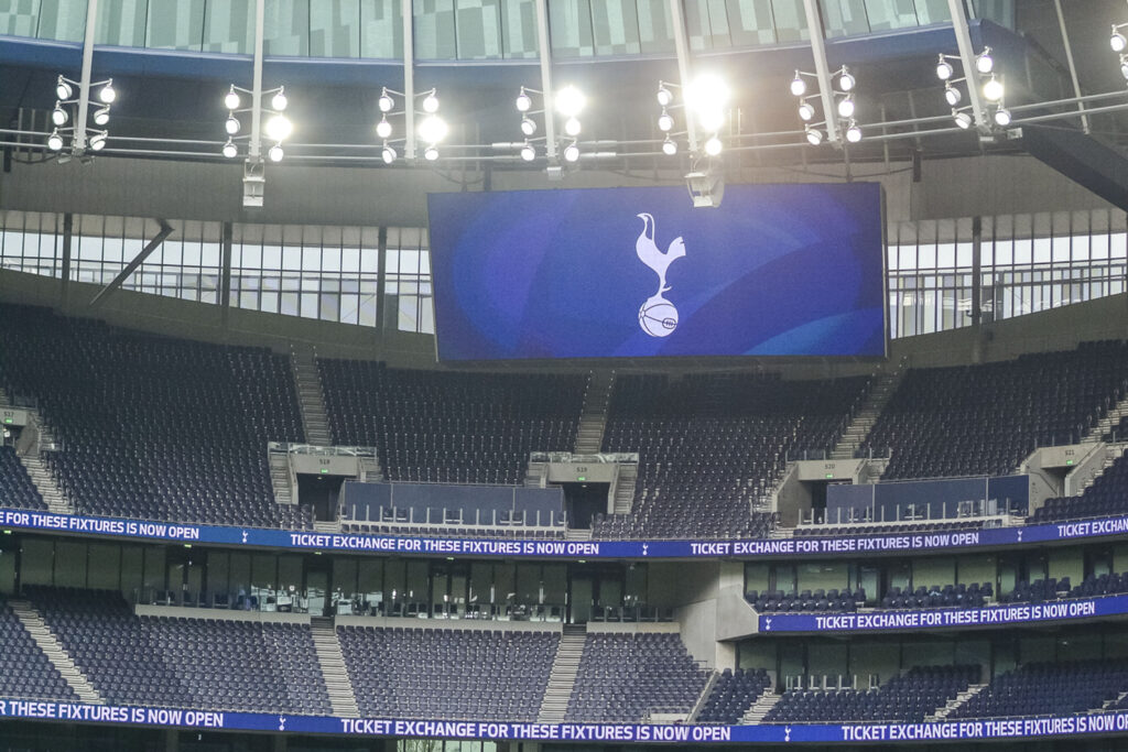 Spurs players arrive at stadium ahead of Arsenal derby – Teenage sensation spotted