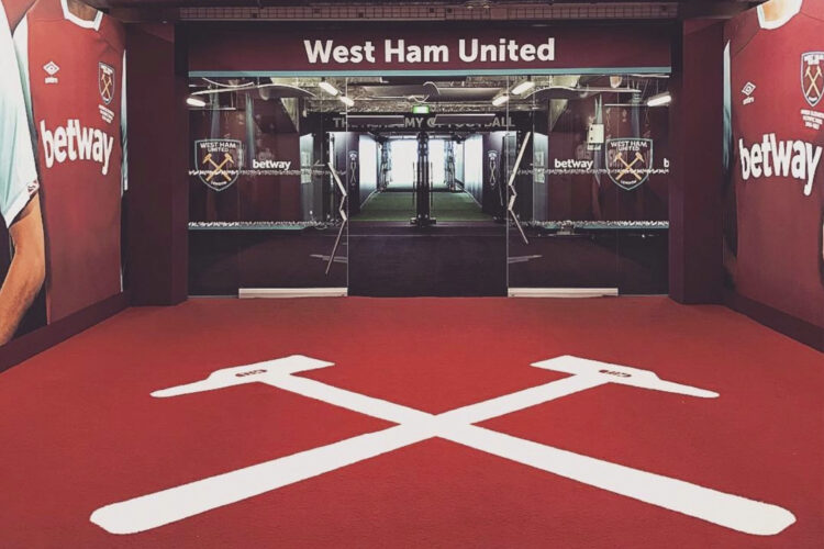 Spurs players arrive at West Ham ahead of London derby