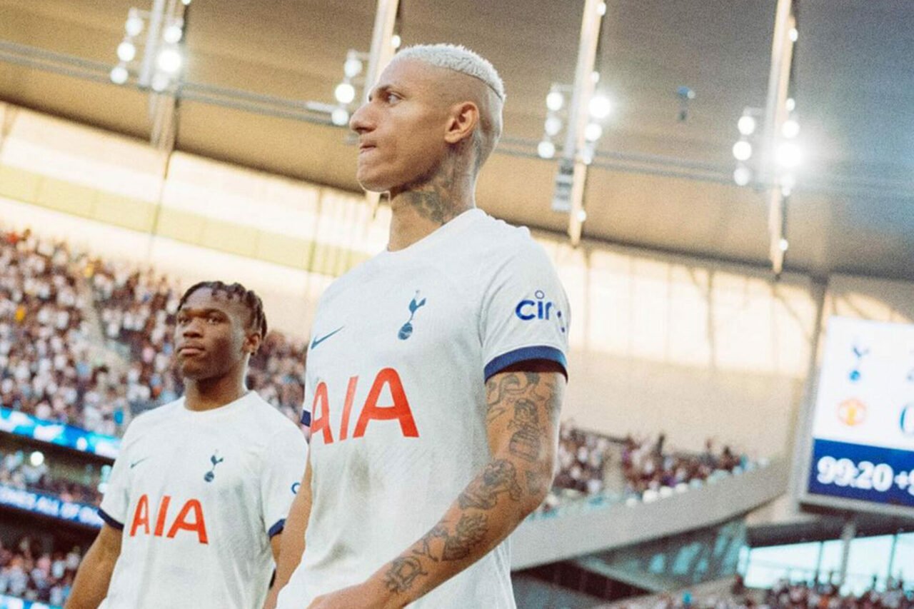 Richarlison sends funny message to Arsenal star after North London derby tussle – The Spurs Web