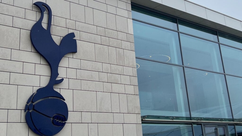 Report: Spurs ‘not deterred’ by manager’s desire to stay at his current club 