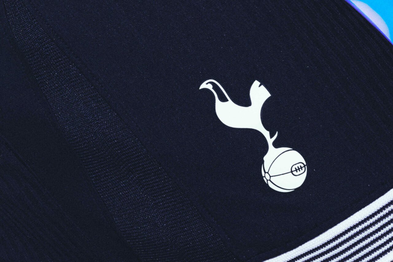 Tottrnham Badge Logo Crest