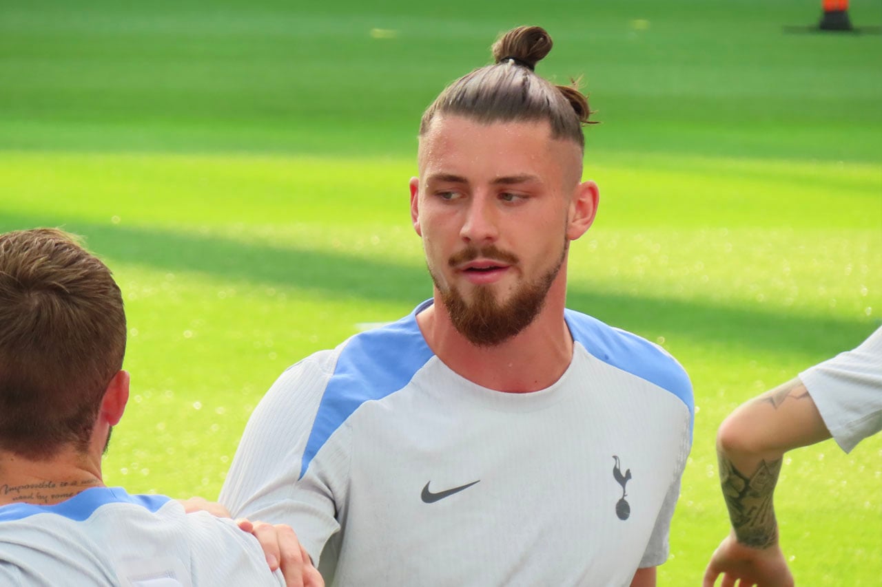 Tottenham and Roma are just £4.3m apart on Radu Dragusin option fee