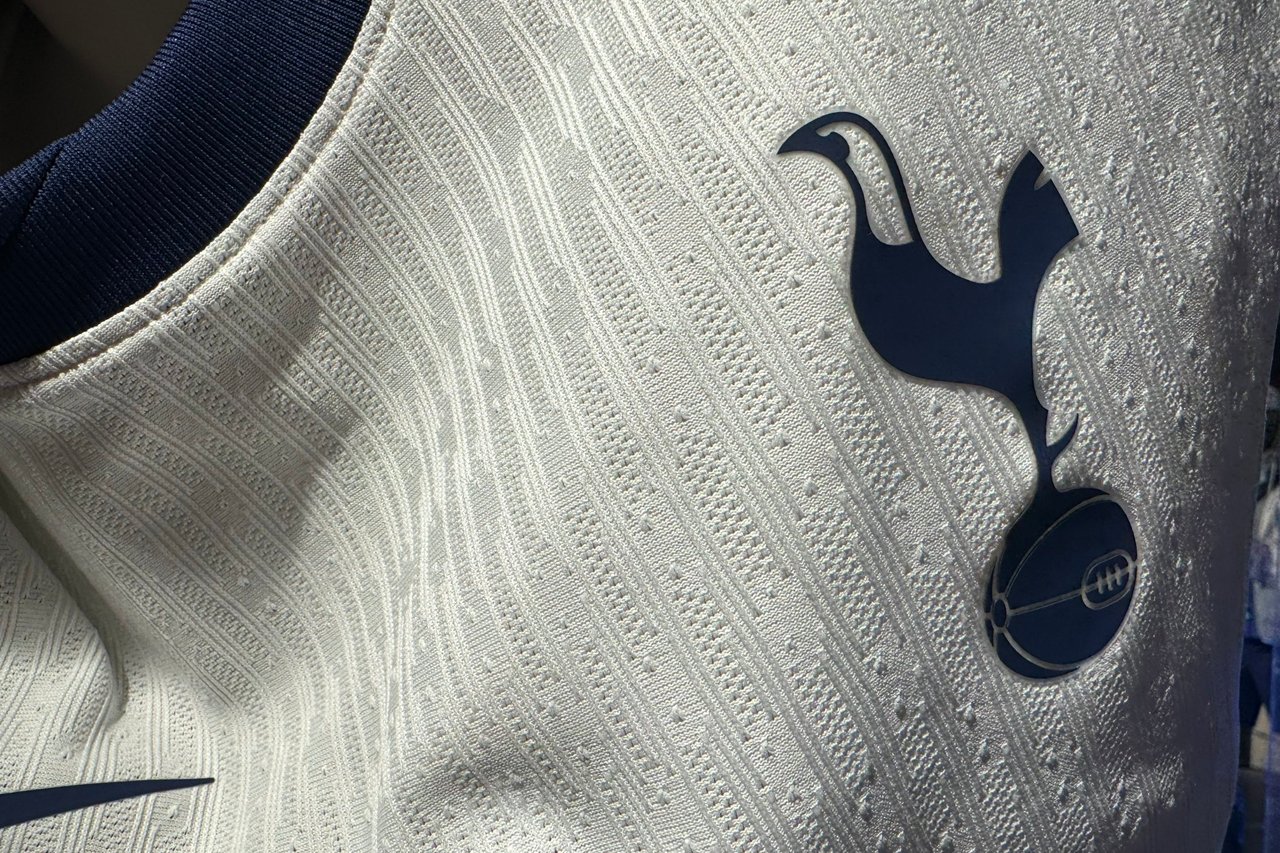 Spurs Badge