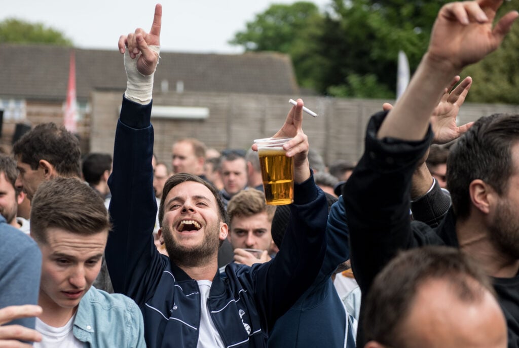 FBL-BRITAIN-TOTTENHAM-STADIUM-FANS
