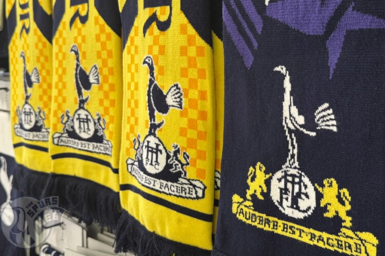 Tottenham Badge Crest Logo Scarf Generic