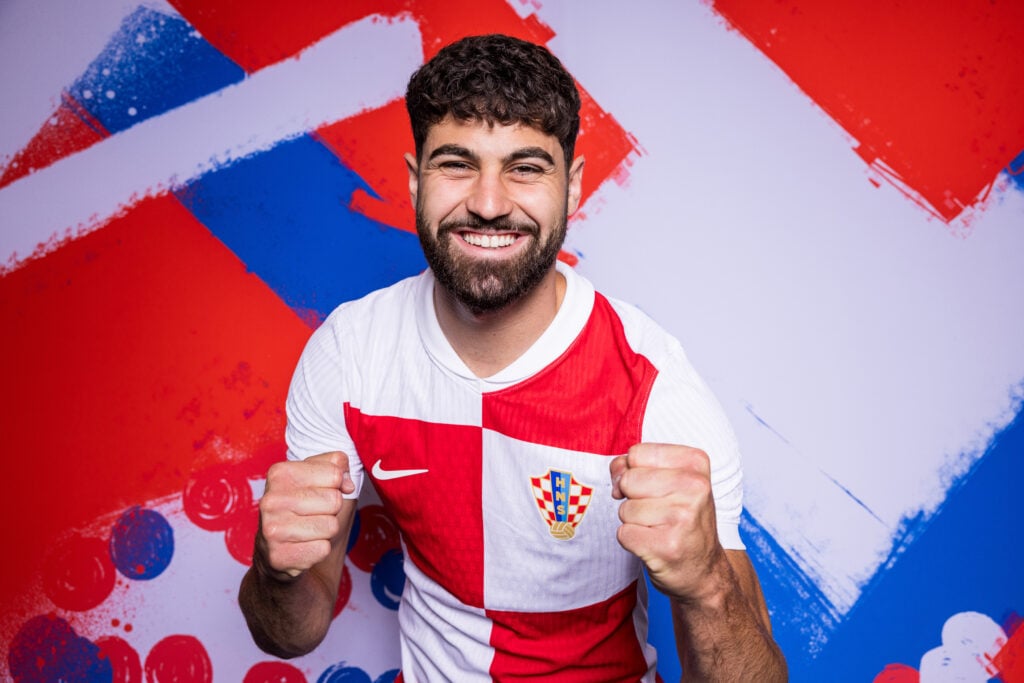 Tottenham's Luka Vuskovic looks up to Croatia teammate Josko Gvardiol