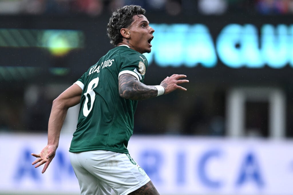 Tottenham like the look of Richard Rios of Palmeiras