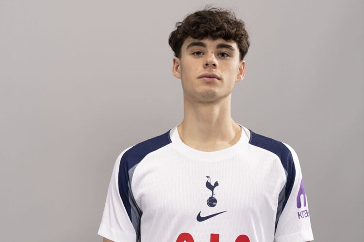 Archie Gray Tottenham home kit 2025/26