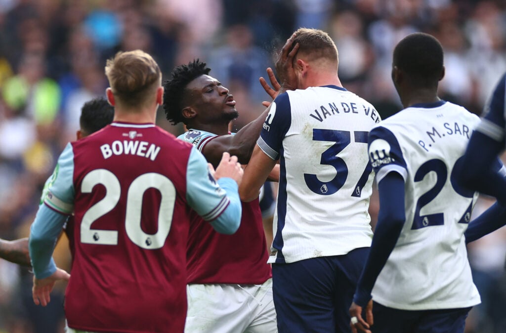 Tottenham's Micky Van de Ven and Mohammed Kudus