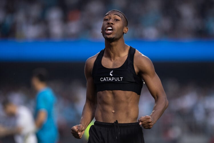 Photo by Riquelve Santos/Sports Press Photo/Getty Images