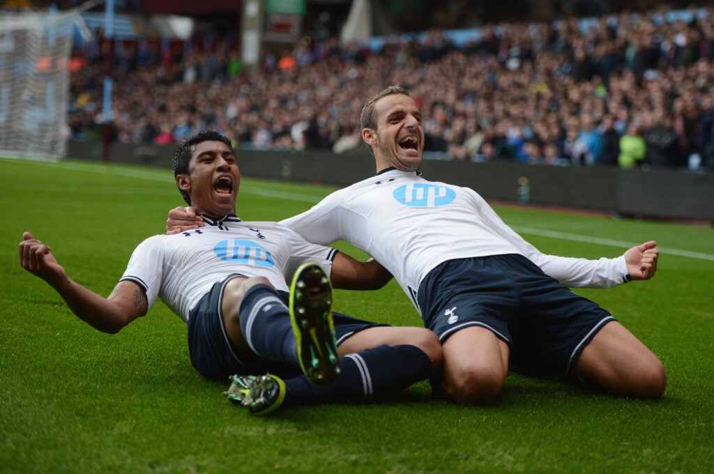 Paulinho Tottenham