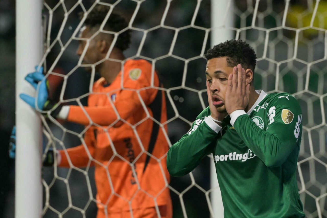 Manchester United ready £44m bid to blow Tottenham out of race for 20-year-old striker