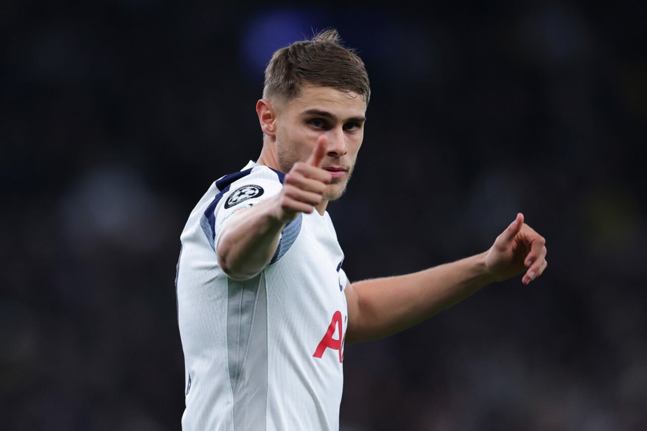 Rival fans left in awe as Micky van de Ven puts himself in Puskas contention with Tottenham wondergoal