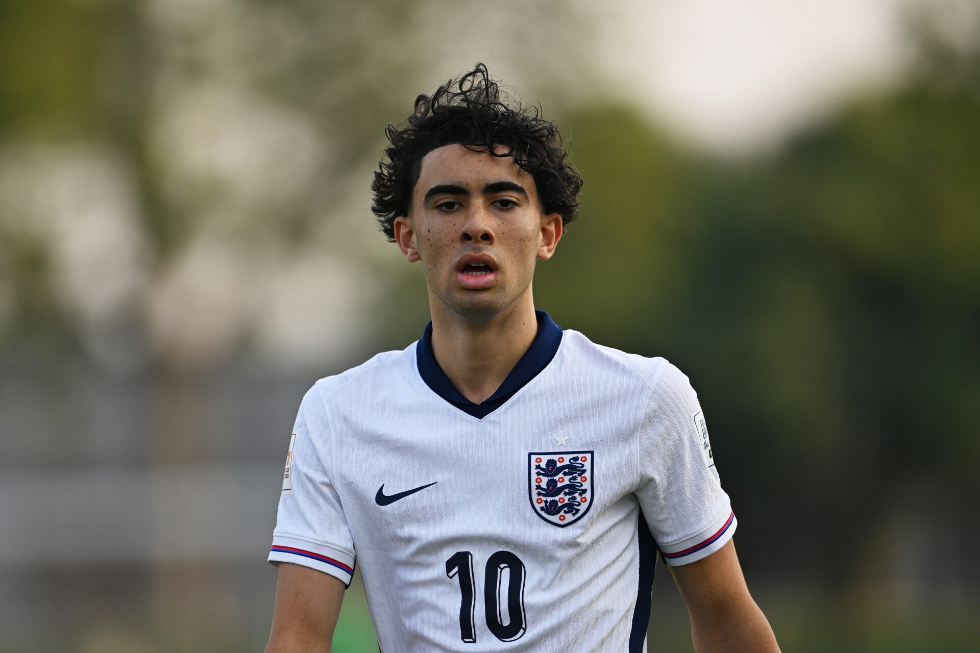 Video: Tottenham's Luca Williams-Barnett almost scores from halfway line for England U17