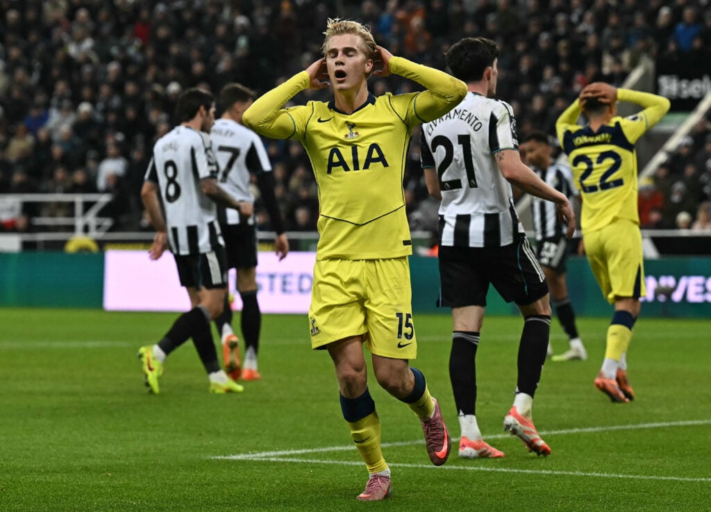 FBL-ENG-PR-NEWCASTLE-TOTTENHAM