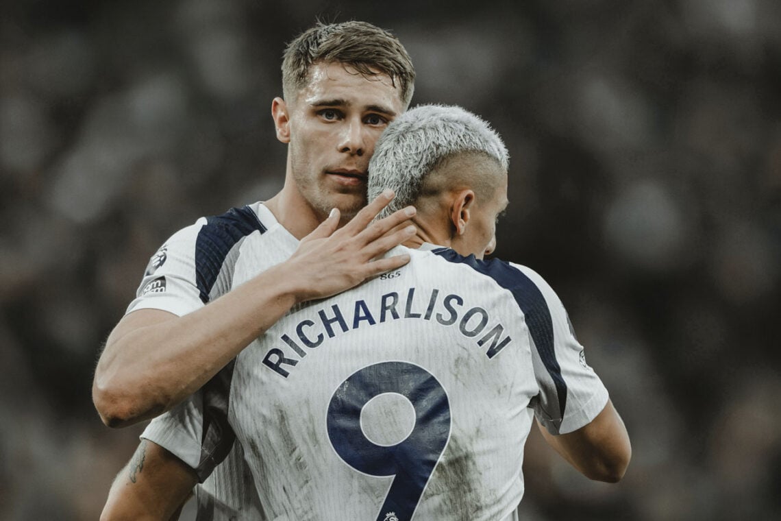 Micky van de Ven Richarlison Tottenham