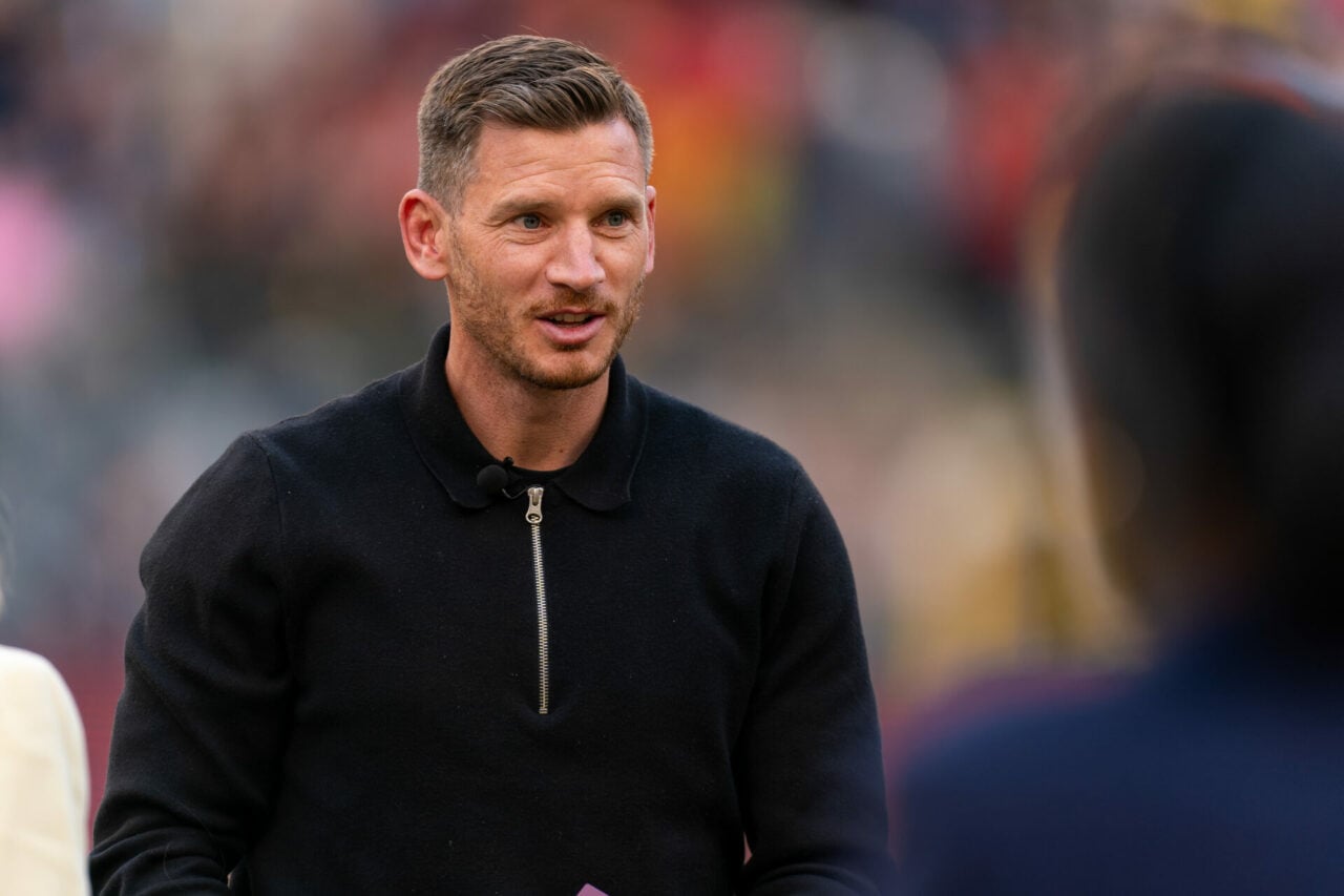 Video: Tottenham fans will love Jan Vertonghen's funny reaction to the scary Skywalk