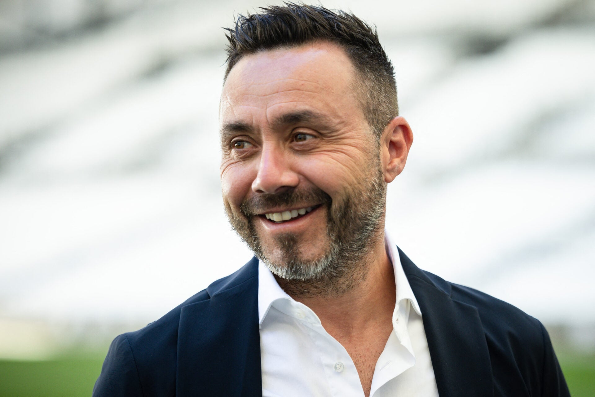 Tottenham discuss unique contract offer to keep Roberto De Zerbi happy amid relegation fears