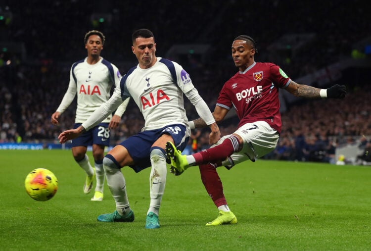 Photo by Izzy Poles - AMA/Getty Images