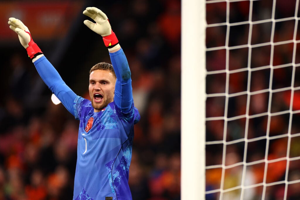 Tottenham target Bart Verbruggen