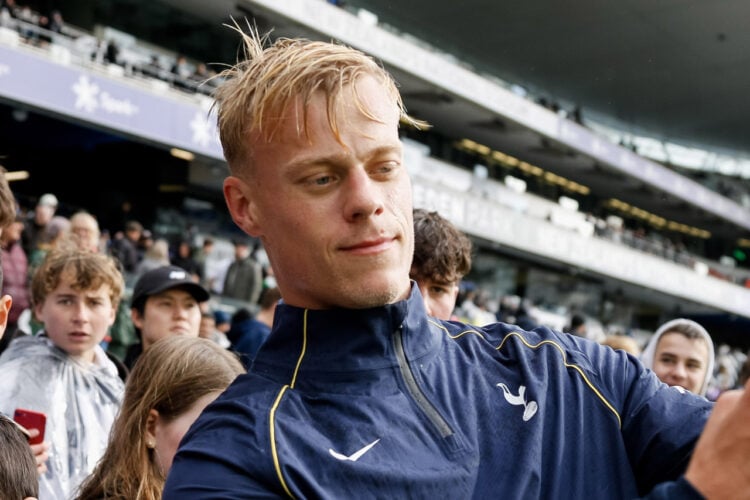 Jan Paul van Hecke Tottenham
