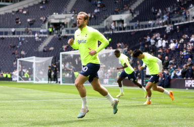 Harry Kane of Tottenham Hotspur warms up prior to the Premier League match between Tottenham Hotspur and Brentford