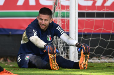 Guglielmo Vicario during a training session for Italy