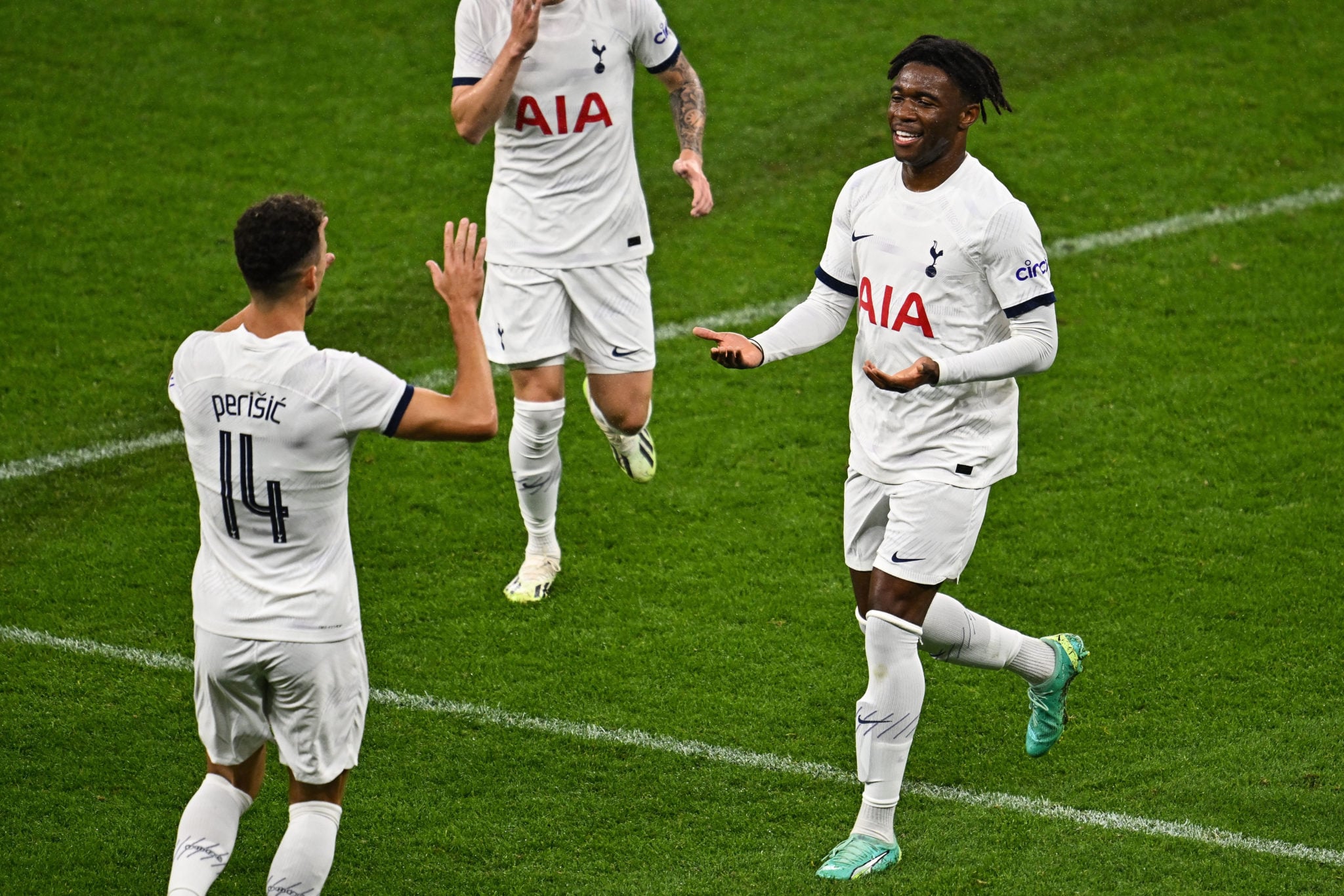 Destiny Udogie tells Tottenham fans exactly how to pronounce his name ...